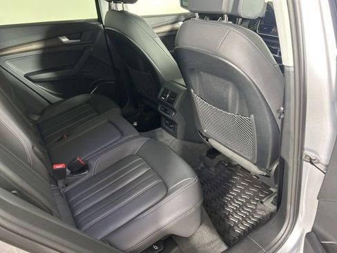 Used 2023 Audi Q5 2.0T Premium w/ Convenience Package image 12