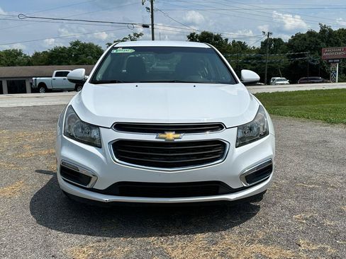 Used 2015 Chevrolet Cruze LT FWD image 2