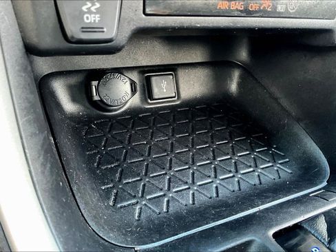 Used 2021 Toyota RAV4 XLE FWD image 15