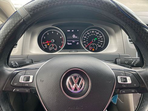 Used 2016 Volkswagen Golf S FWD image 14