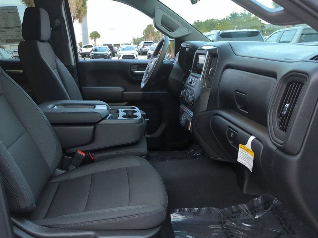 New 2026 Chevrolet Silverado 1500 Custom w/ LPO, Dark Essentials Package RWD image 47