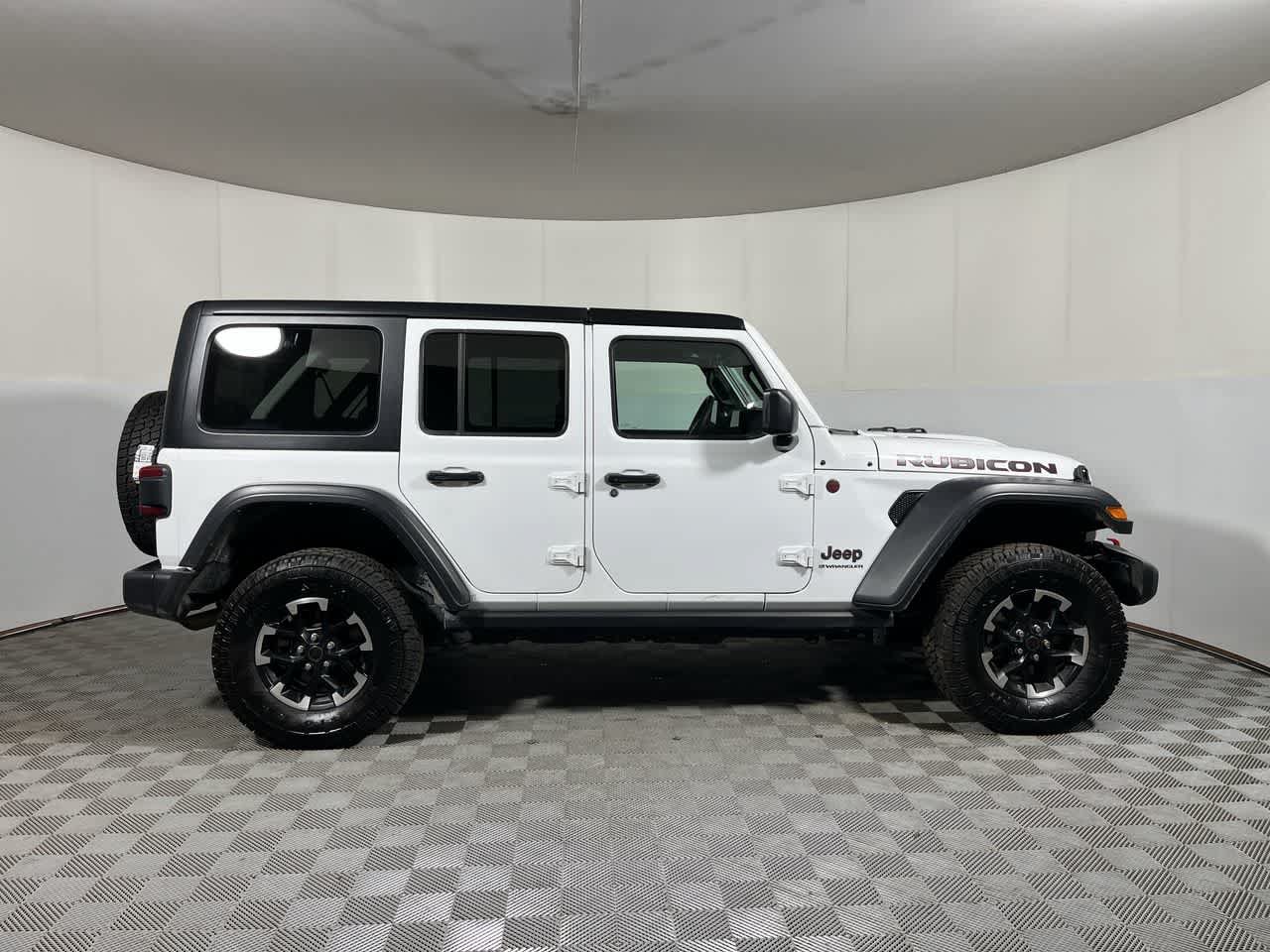 Used 2025 Jeep Wrangler Unlimited Rubicon AWD/4WD image 9