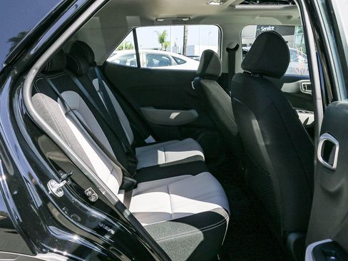 Certified 2024 Hyundai Venue SEL FWD image 22