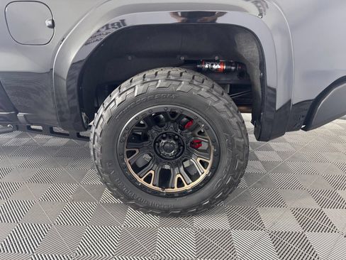Used 2022 GMC Sierra 1500 AT4 w/ AT4 Premium Package AWD/4WD image 13