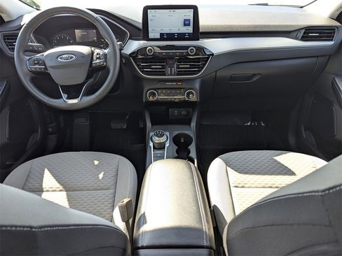 Used 2022 Ford Escape SE w/ SE Sport Appearance Package image 24