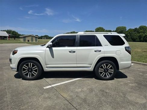 Used 2017 Toyota 4Runner Limited AWD/4WD image 3
