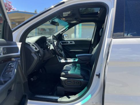 Used 2015 Ford Explorer Limited w/ Equipment Group 301A AWD/4WD image 10