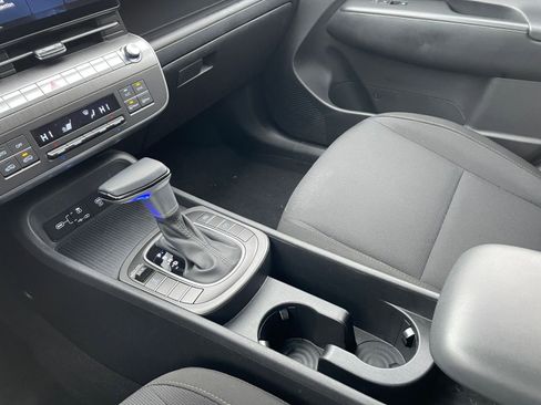 Used 2025 Hyundai Kona SEL image 41