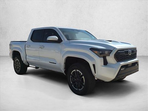 Used 2024 Toyota Tacoma TRD Sport AWD/4WD image 3