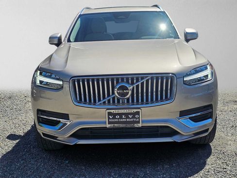 Certified 2025 Volvo XC90 T8 Plus w/ Protection Package Premier AWD/4WD image 8