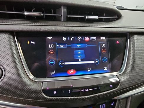 Used 2018 Cadillac XT5 Premium Luxury AWD/4WD image 17