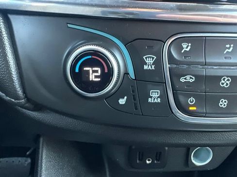 Used 2023 Chevrolet Traverse LT AWD/4WD image 34
