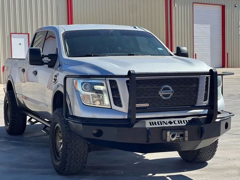 Used 2017 Nissan Titan PRO-4X image 5