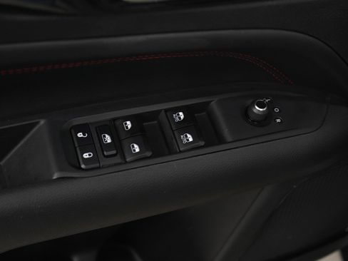 Used 2025 Jeep Compass Trailhawk AWD/4WD image 19