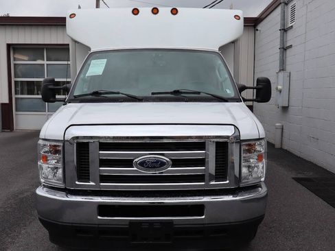 Used 2022 Ford E-450 and Econoline 450 Super Duty w/ Power Windows & Locks Group RWD image 2