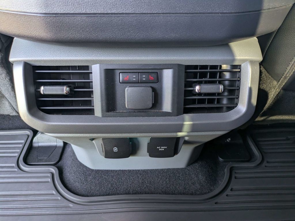Used 2025 Ford F150 Lariat w/ Equipment Group 502A High AWD/4WD image 15