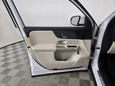 Certified 2025 Mercedes-Benz GLB 250 4MATIC image 14