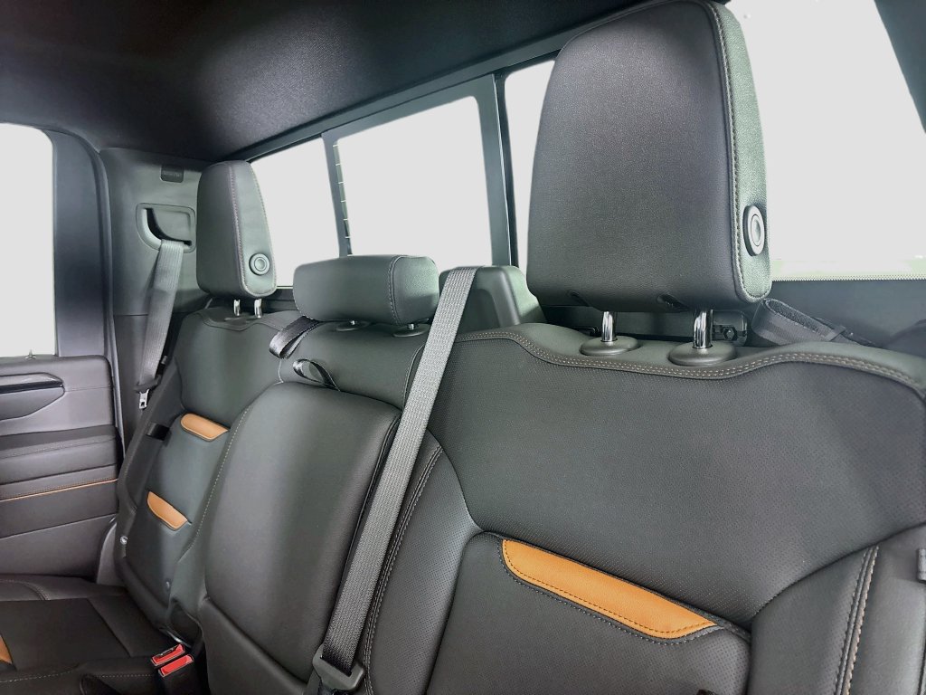 New 2026 GMC Sierra 3500 AT4 AWD/4WD image 25