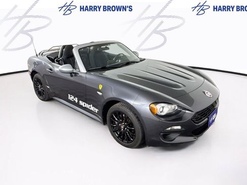 Used 2017 FIAT 124 Spider Classica RWD image 30