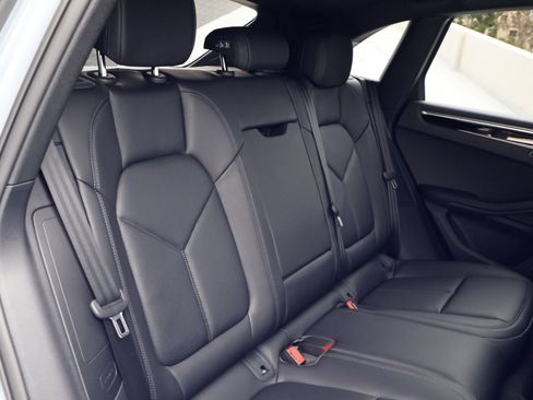New 2026 Porsche Macan AWD/4WD image 23