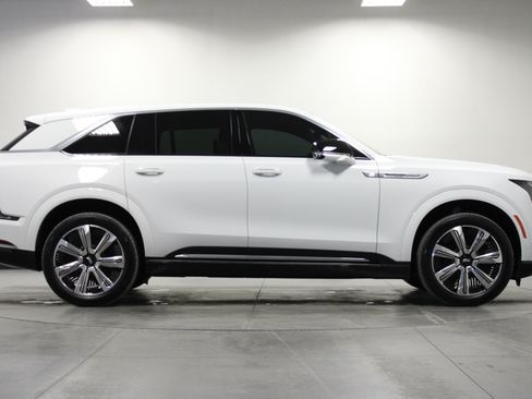 Used 2025 Cadillac Escalade IQ Luxury 1 AWD/4WD image 3