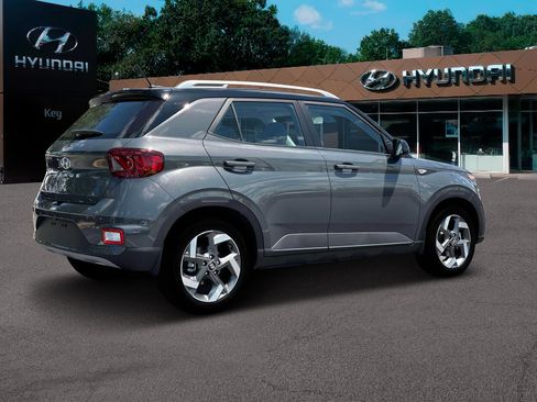 New 2025 Hyundai Venue Limited image 8