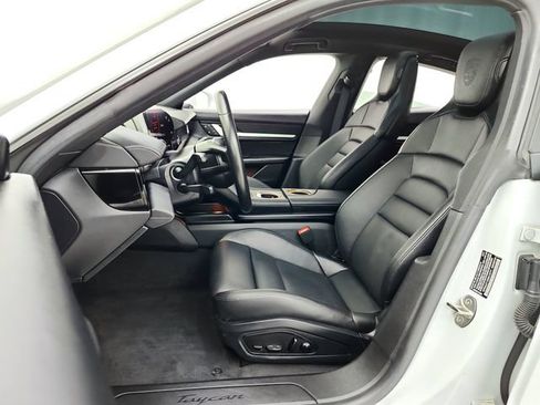 Used 2022 Porsche Taycan RWD image 18