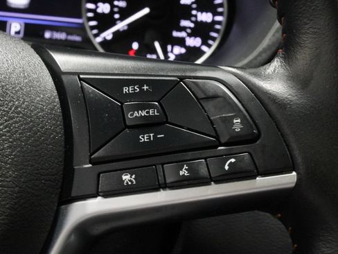 Used 2025 Nissan Sentra SR w/ SR Premium Package FWD image 28
