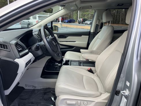 Certified 2025 Honda Odyssey EX-L image 16