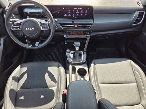 Used 2025 Kia Seltos EX AWD/4WD image 10