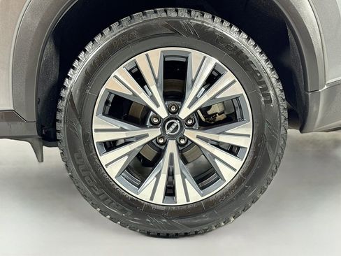 Used 2022 Nissan Rogue SV image 10