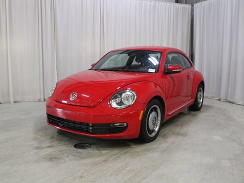Used 2012 Volkswagen Beetle 2.5 FWD image 32