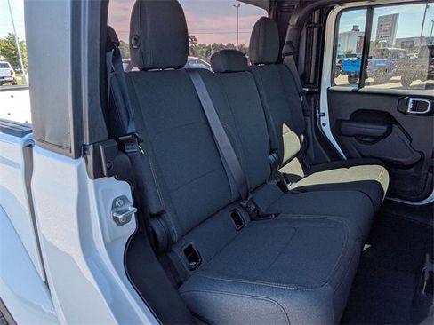 New 2025 Jeep Gladiator Sport image 25
