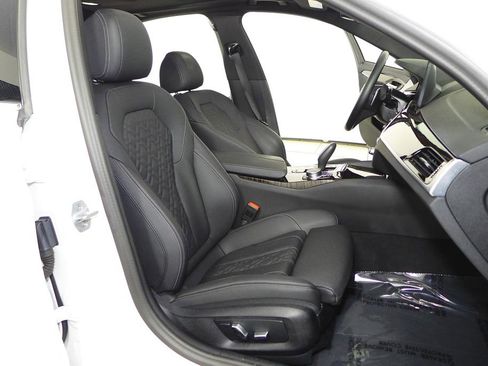 Certified 2023 BMW 530e 530e iPerformance w/ Convenience Package image 18