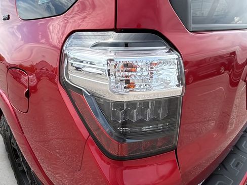 Used 2021 Toyota 4Runner SR5 Premium w/ Moonroof Package AWD/4WD image 28