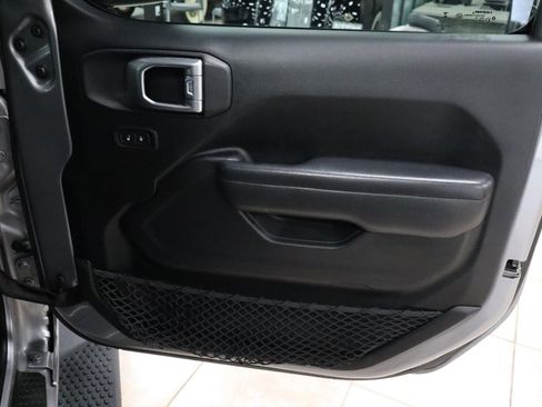 Used 2018 Jeep Wrangler Unlimited Sport S AWD/4WD image 22