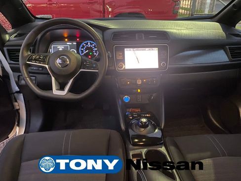 Used 2020 Nissan Leaf SV w/ SV Technology Package image 30