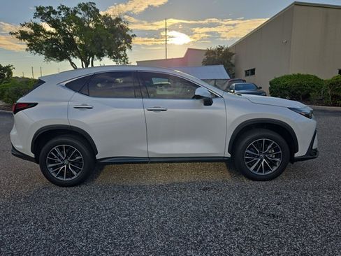 Used 2025 Lexus NX 250 FWD w/ Towing Package (2000 Lbs) image 4