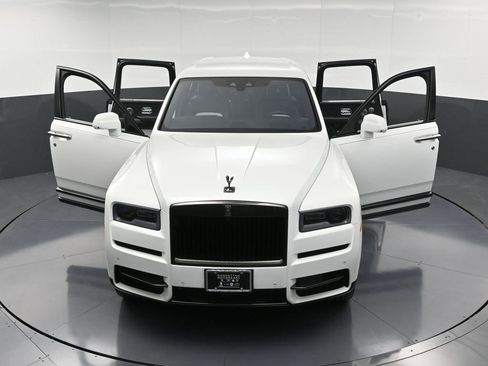 Certified 2021 Rolls-Royce Cullinan Black Badge image 39