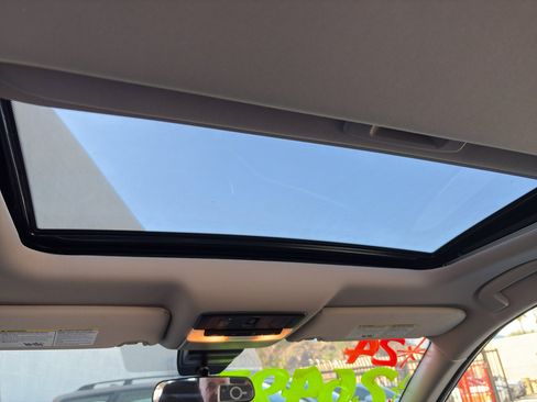 Used 2024 Nissan Altima 2.5 SV w/ SV Premium Package image 19