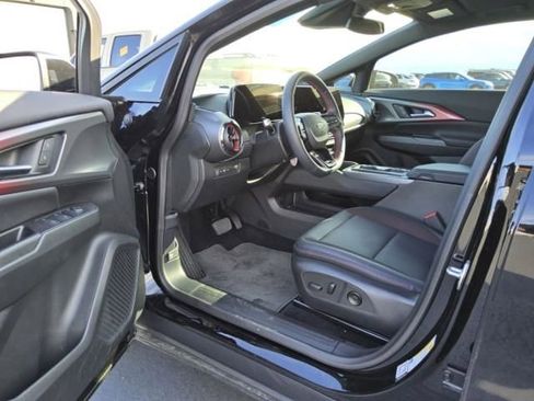 Used 2025 Chevrolet Equinox EV RS FWD image 6