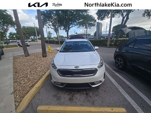 Used 2017 Kia Niro EX FWD image 1