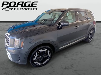 Used 2024 Kia Telluride S w/ S Sunroof Package