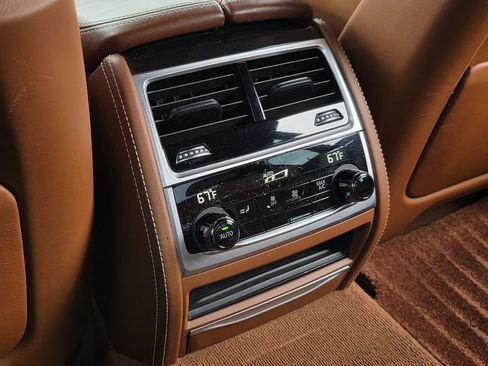 Used 2018 BMW 750i image 34