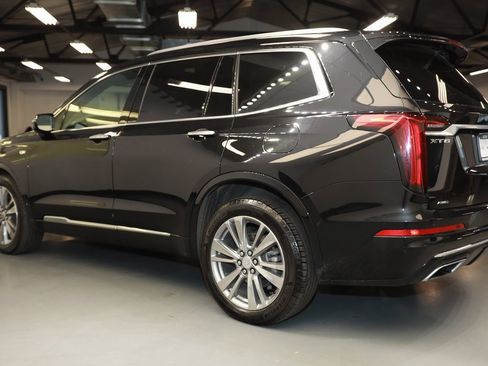 Used 2025 Cadillac XT6 Premium Luxury image 4