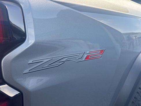 Used 2024 Chevrolet Colorado ZR2 w/ ZR2 Convenience Package III image 11