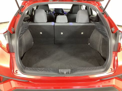 Used 2020 Toyota C-HR XLE FWD image 13