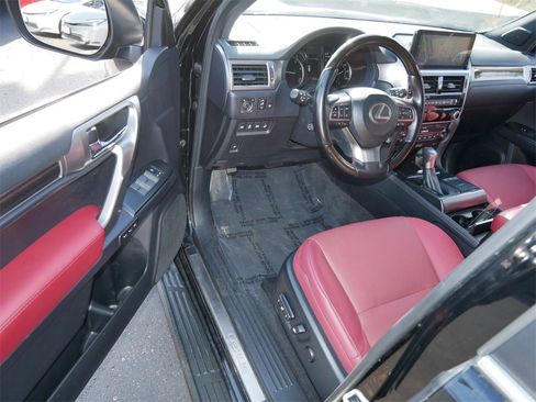 Used 2023 Lexus GX 460 Premium w/ Premium Plus Package image 10