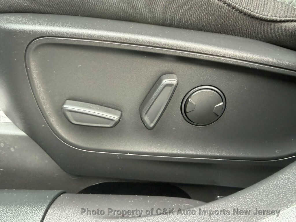 Used 2023 Ford Escape Active AWD/4WD image 19
