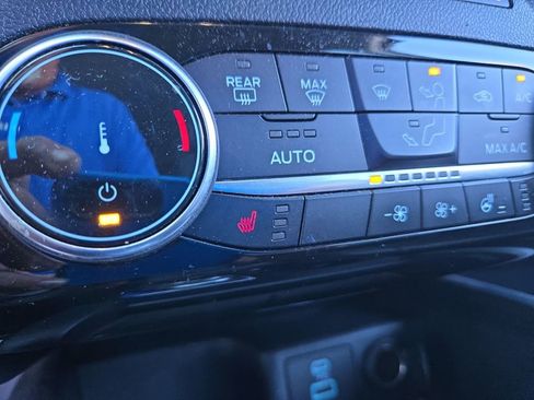 Used 2022 Ford Escape SEL image 21